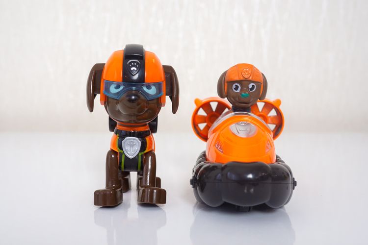 Zuma Paw Patrol brown Labrador Brown, toy, Lego, machine, fictional character, Carmine, robot, action figure, animal figure, mecha,